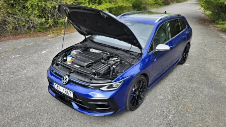 test-2026-volkswagen-golf-r-variant-30